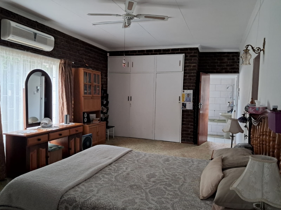 4 Bedroom Property for Sale in Safari Gardens North West
